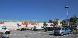 La gang dei minorenni colpisce ancora: svaligiata la lavanderia dell’Emisfero