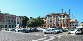 Barriere “New Jersey” contro i parcheggi selvaggi e abusivi in piazza Vittoria