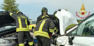 Triestina, scontro frontale tra due auto: quattro feriti Triestina, scontro tra due auto