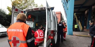 Giovane trovato morto per strada, travolto da auto pirata