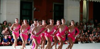 Il gran galà di pattinaggio dà spettacolo in Piazza dei Signori