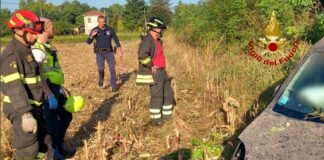 Jesolo, auto finisce fuori strada: morto un ventenne Jesolo, l’automobile finita fuori strada