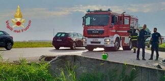 Jesolo, auto finisce fuori strada: un ferito Jesolo, l'auto finita fuori strada