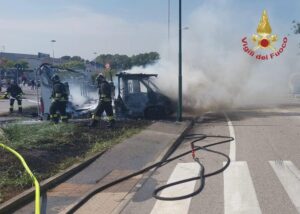 Il camper andato a fuoco a Marghera