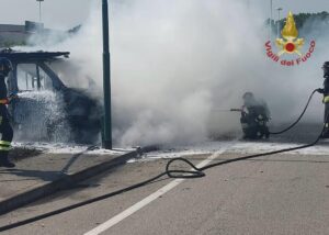 Il camper andato a fuoco a Marghera