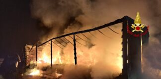 In fiamme un semirimorchio in autostrada A4 Il semirimorchio andato in fiamme