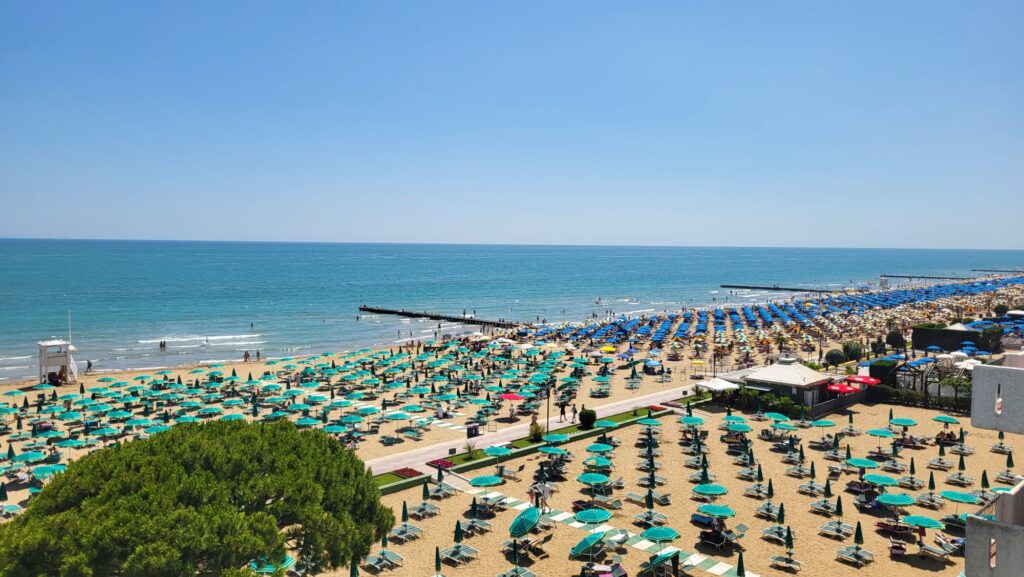 Jesolo, la spiaggia vista dall'alto