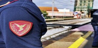 La PolFer scopre tassista abusivo: maxi multa e auto confiscata PolFer