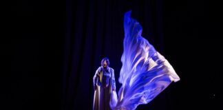 Teatro di Mirano: Lella Costa con “Otello. Di precise parole si vive” giovedì 7 novembre Lella Costa in "Otello" - foto Serena Serrani