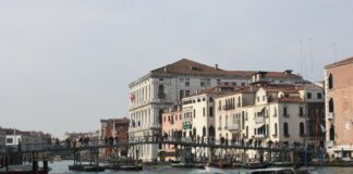 Festa della Madonna della Salute: inaugurato oggi il ponte votivo Ponte Votivo per la Festa della Madonna della Salute