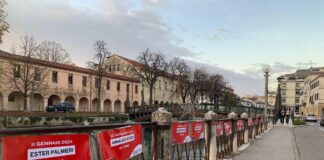 In Riviera Garibaldi le targhe con i nomi delle vittime di femminicidio