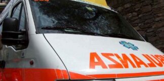 Un infermiere del Suem118 di Dolo preso a pugni in faccia da un paziente Un'ambulanza del Suem118 - foto di repertorio