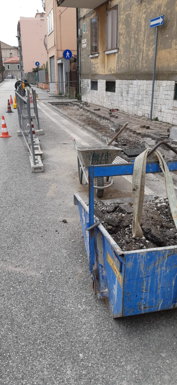 Abbattimento delle barriere architettoniche a Chioggia, il cantiere nel quartiere Tombola Abbattimento delle barriere architettoniche a Chioggia, il cantiere nel quartiere Tombola