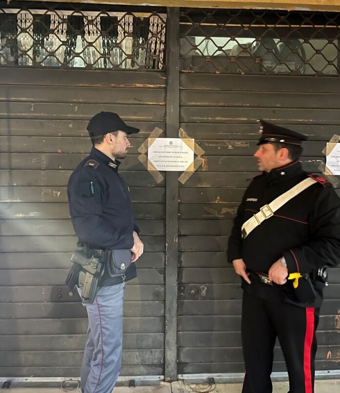I poliziotti del Commissariato di Marghera e i Carabinieri della Tenenza di Dolo notificano il provvedimento del Questore