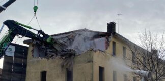 Piazza Mercato a Marghera, iniziate le demolizioni degli edifici Demolizioni degli edifici in Piazza Mercato a Marghera