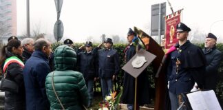 Una cerimonia in ricordo di Antonio Lippiello, il Sovrintendente della Polizia morto in servizio 25 anni fa Una cerimonia in ricordo di Antonio Lippiello, il Sovrintendente della Polizia morto in servizio 25 anni fa