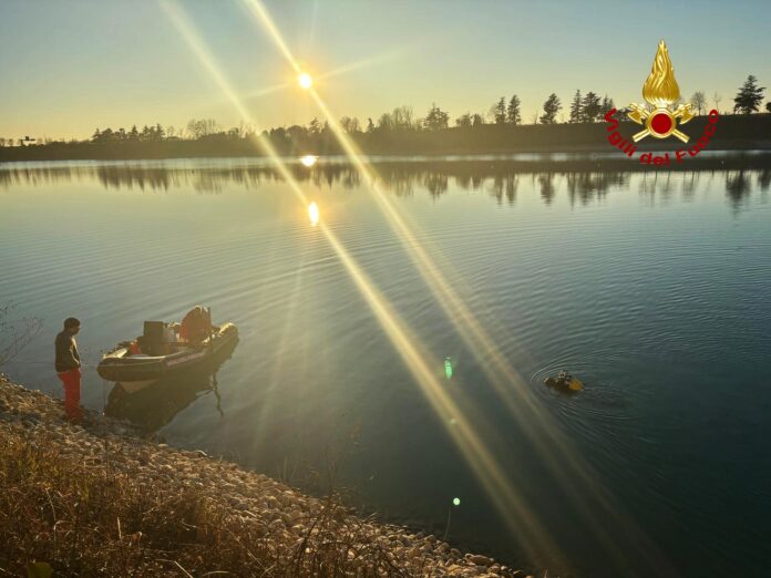 Lago Le Bandie a Spresiano, le ricerche di un'auto Lago Le Bandie a Spresiano, le ricerche di un'auto