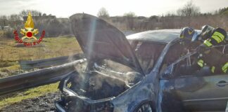 Ponte di Piave: a fuoco un’auto Ponte di Piave, a fuoco un'auto