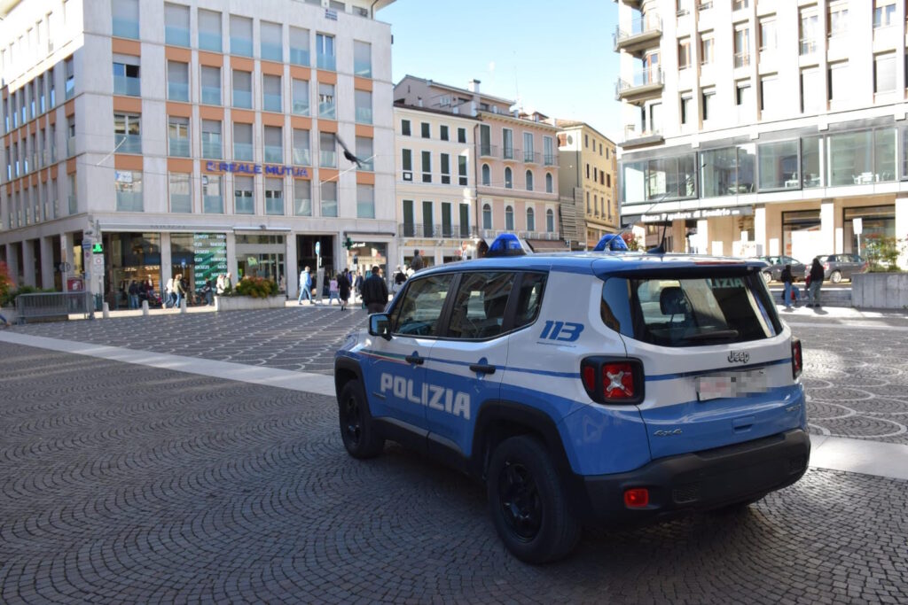 Polizia di Stato in centro a Treviso - foto di repertorio