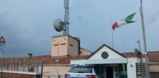 Rapina un uomo al bancomat spingendolo a terra: rintracciato ed arrestato dalla Polizia Questura di Venezia - Polizia di Stato