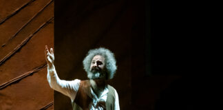 Simone Cristicchi al Teatro Toniolo nei panni di San Francesco Simone Cristicchi in Franciscus - foto Edoardo Scremin