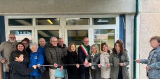Mirano, inaugurata la rinnovata scuola secondaria di primo grado “L. da Vinci” Taglio del nastro per l'inaugurazione della scuola "L. da Vinci" di Mirano