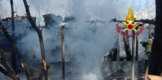 Cavallino Treporti, incendio in un ricovero attrezzi vicino a una casa: gravi i danni Cavallino-Treporti, incendio in un ricovero attrezzi vicino a una casa