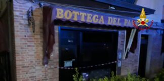 Mira, a fuoco una panetteria Mira, la panetteria andata a fuoco