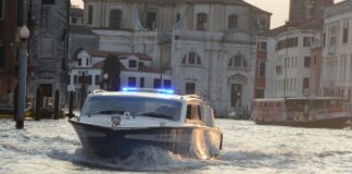 Trovato in possesso di 27 dosi di eroina, arrestato dalle Volanti Lagunari Le Volanti Lagunari della Questura di Venezia