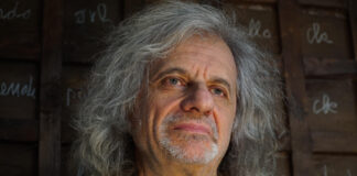 Alessandro Bergonzoni al Teatro Toniolo con “Arrivano i dunque” Alessandro Bergonzoni