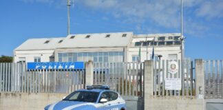 Jesolo, maltrattava moglie e figli: arrestato e portato in carcere dalla Polizia Caserma e Auto Polizia Jesolo