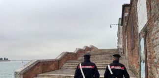 Spara in aria con una pistola scacciacani: 23enne denunciato dai Carabinieri Carabinieri di Venezia in azione