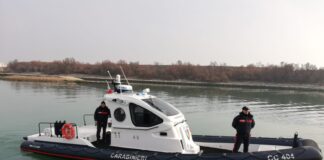 Venezia, barca di pompe funebri naviga a velocità pericolosa: sequestri e denunce dei Carabinieri I Carabinieri del Nucleo Natanti di Venezia