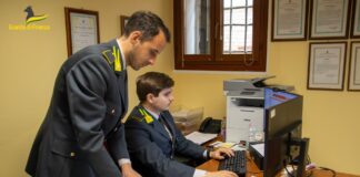 La GdF scopre fabbrica di falso “Made in Italy” e sequestra oltre 500mila articoli GdF Venezia