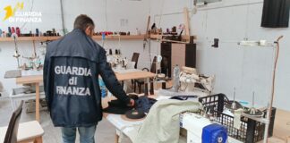 GdF Treviso, sequestrati un laboratorio di packaging e un opificio tessile L'opificio tessile sequestrato dalla Guardia di Finanza