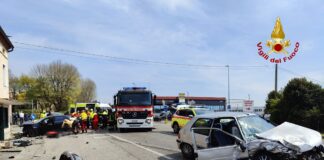 San Zenone degli Ezzelini, schianto tra due auto: ferite madre e figlia San Zenone degli Ezzelini, i soccorsi dopo lo schianto tra due auto