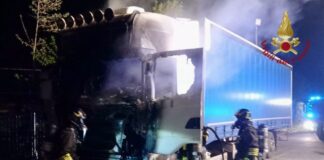 Riese Pio X, in fiamme un mezzo pesante Riese Pio X, il mezzo pesante andato a fuoco