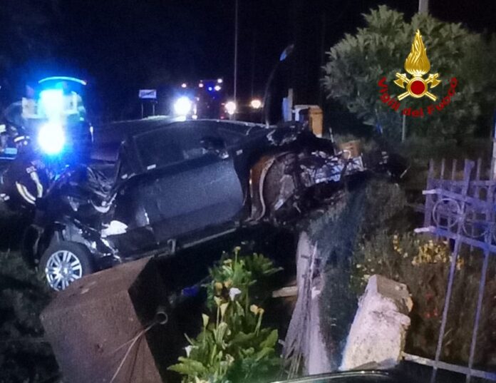 Arcade, l'auto finita fuori strada Arcade, l'auto finita fuori strada