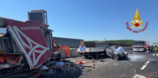 A4, automobile finisce contro un cantiere: deceduta una coppia di anziani Autostrada A4, l'auto finita contro un cantiere stradale