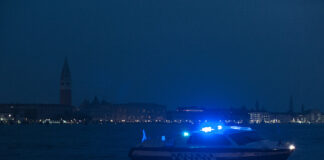 Danneggia gli arredi di un albergo e aggredisce i poliziotti: arrestato dalla Volante Lagunare Volante Lagunare della Questura di Venezia