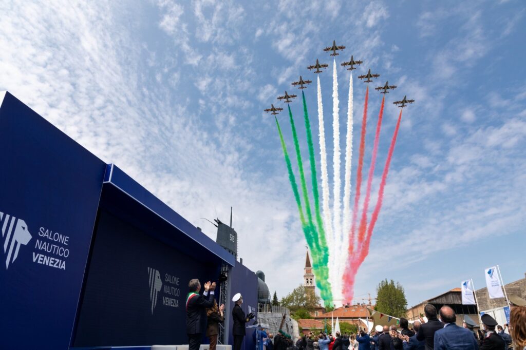 Frecce Tricolori al Salone Nautico