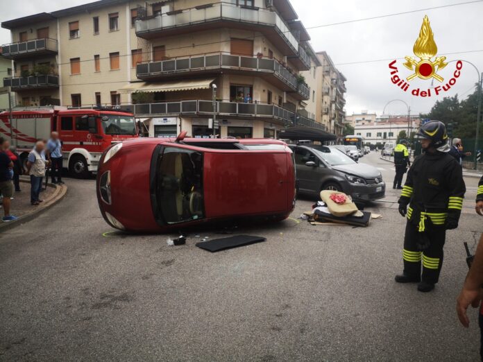 Mestre, scontro tra due auto