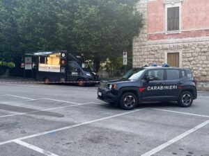 Nervesa della Battaglia, il furgone della vendita di panini dove è scoppiato l'incendio