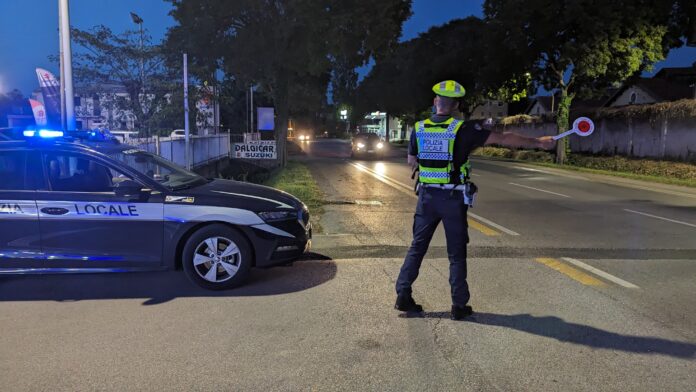 Polizia Locale di Treviso impegnata in controlli stradali Polizia Locale di Treviso impegnata in controlli stradali