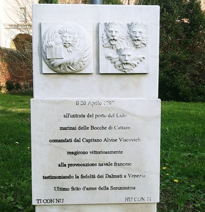 Simboli della Serenissima e dei Piloni Dalmati al Lido di Venezia