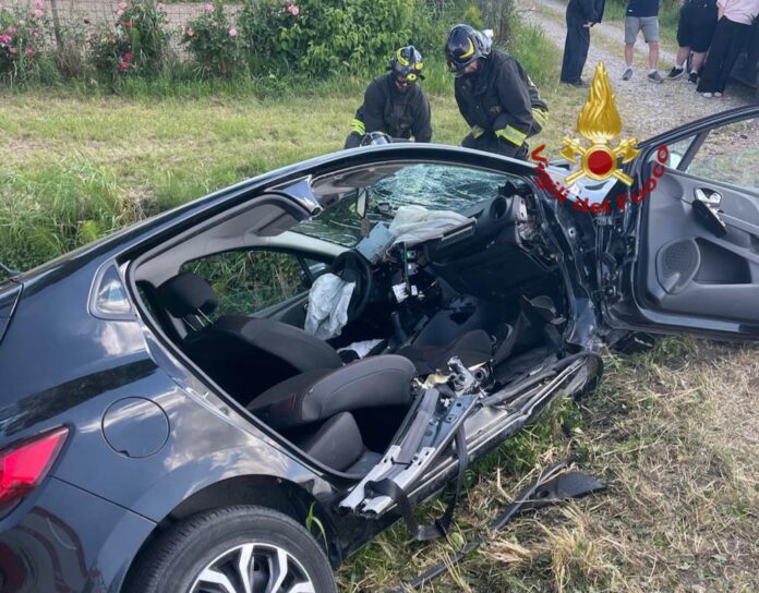 Eraclea, l'auto su cui viaggiavano le due donne, di cui una incinta Eraclea, l'auto su cui viaggiavano le due donne, di cui una incinta