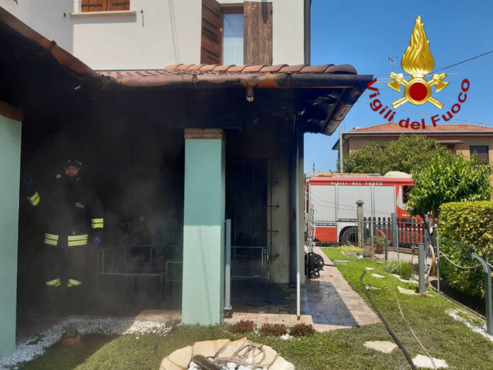 Il porticato andato a fuoco Il porticato andato a fuoco