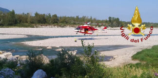 Pederobba, bambina di 10 anni annega facendo il bagno nel Piave Le operazioni di recupero del corpo della bambina annegata nel Piave