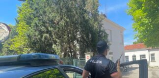 Spacciava nei pressi di una scuola a Mestre: arrestato dalla Polizia di Stato Polizia di Stato in azione nei pressi di una scuola