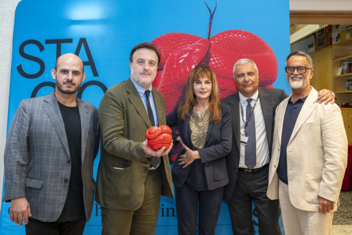 La Fondazione Teatro Stabile del Veneto – Teatro Nazionale presenta la Stagione 25/26: Ogni Storia ha il suo inizio La Fondazione Teatro Stabile del Veneto – Teatro Nazionale presenta la Stagione 25/26: Ogni Storia ha il suo inizio